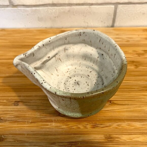 Handmade Art Pottery Bowl Freeform Pouring Bowl Brown Cream Green Speckle Spout - Picture 5 of 6